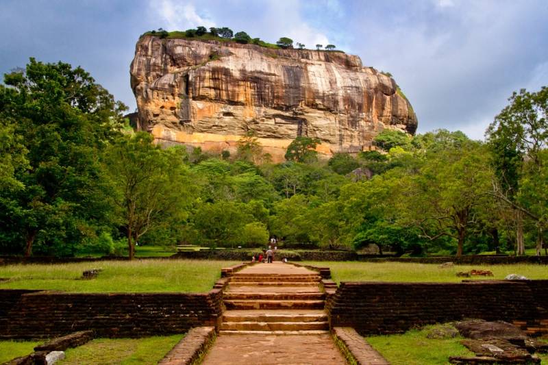 Sri Lanka voyage, sirigiya, visites, lieux sacrés, circuit, voyage sur mesure sri lanka, globe travel
