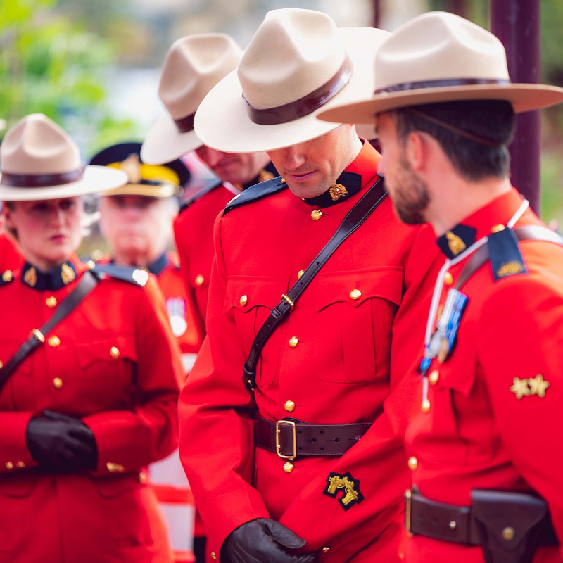 globe-travel-voyage-canada-police globe-travel-voyage-canada-police