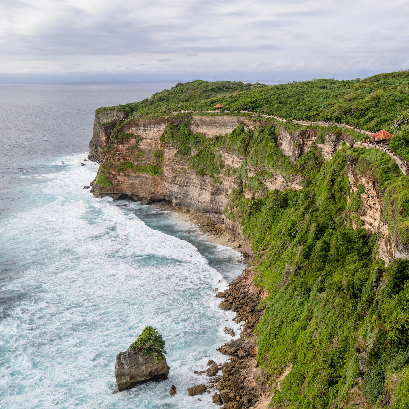 globe-travel-voyage-uluwatu-bali globe-travel-voyage-uluwatu-bali