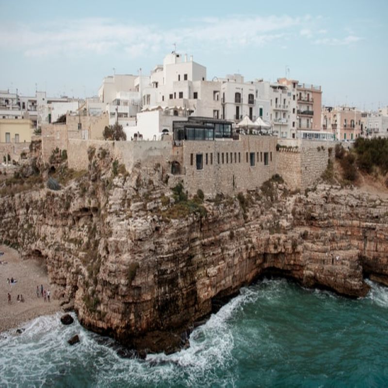 italie-pouilles-poligrano-a-mare voyage-globe-travel-pouilles-italie